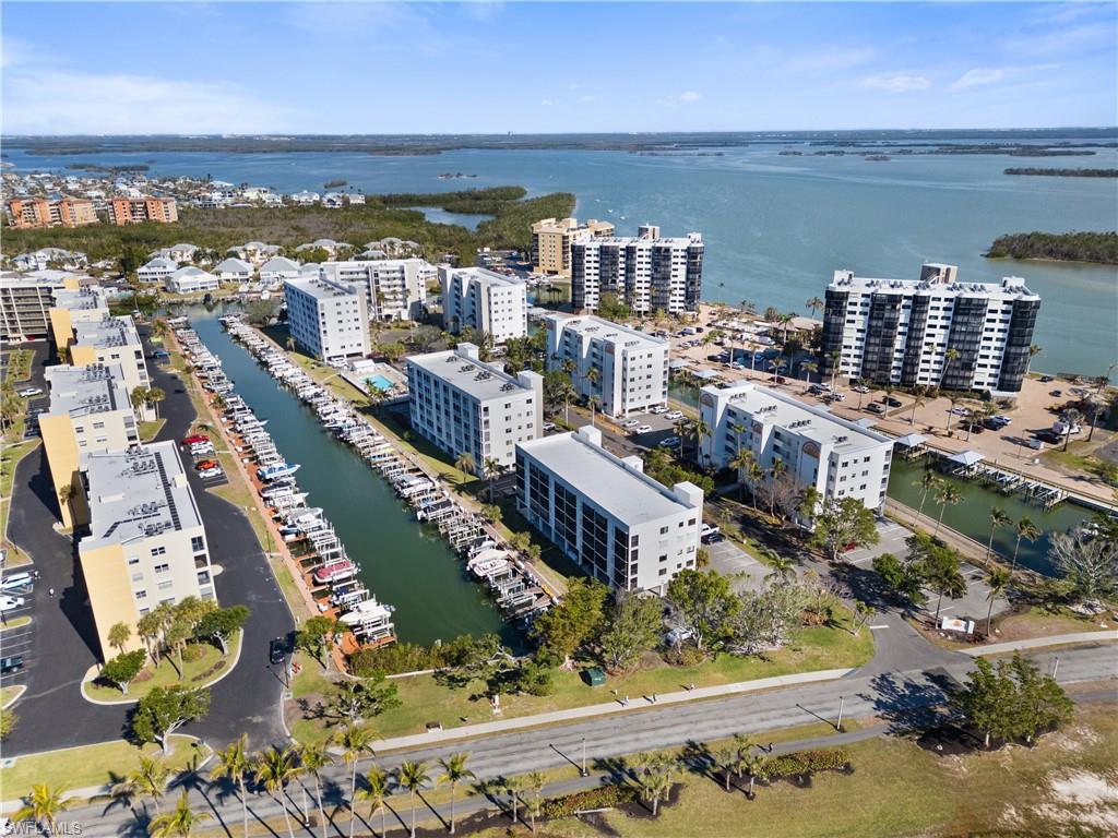 4371 Bay Beach LN # 411