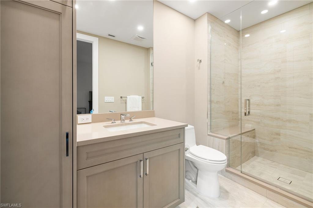 1130 3rd AVE S # 208