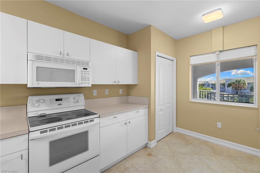 7835 Regal Heron CIR # 301, NAPLES Unit: 301