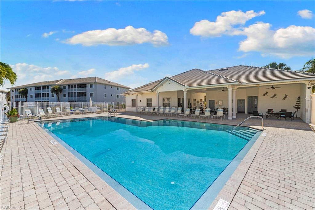 7835 Regal Heron CIR # 301, NAPLES Unit: 301