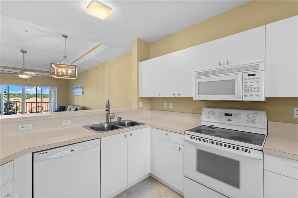 7835 Regal Heron CIR # 301, NAPLES Unit: 301