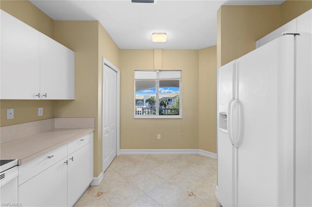 7835 Regal Heron CIR # 301, NAPLES Unit: 301