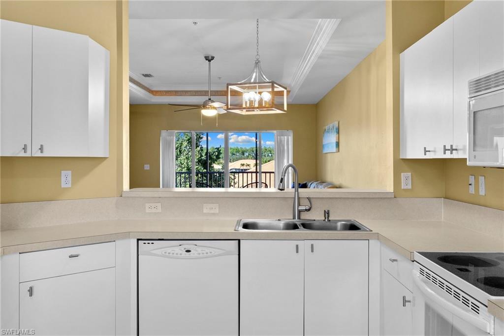 7835 Regal Heron CIR # 301, NAPLES Unit: 301