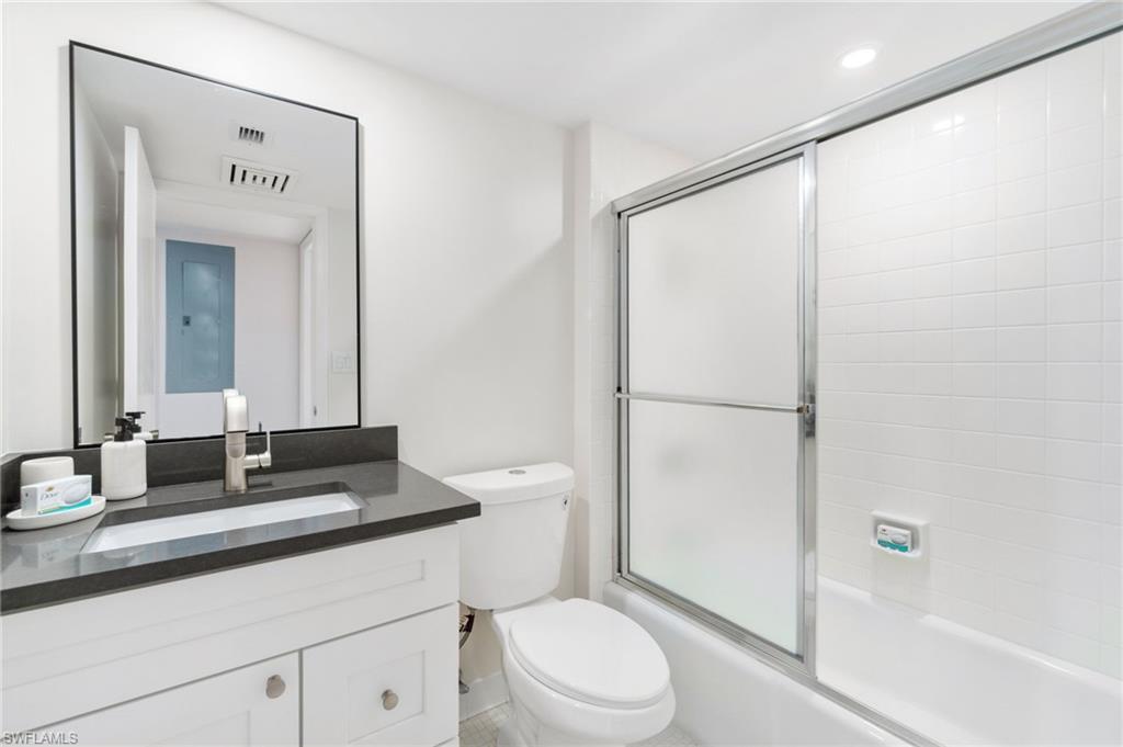 26225 Hickory BLVD Unit: PHB