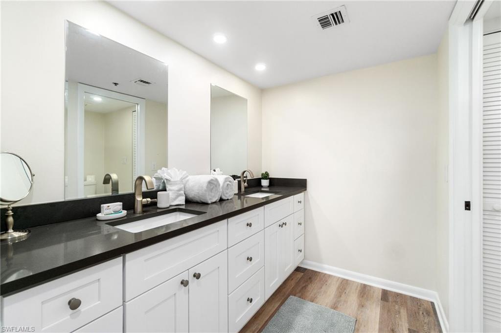 26225 Hickory BLVD Unit: PHB