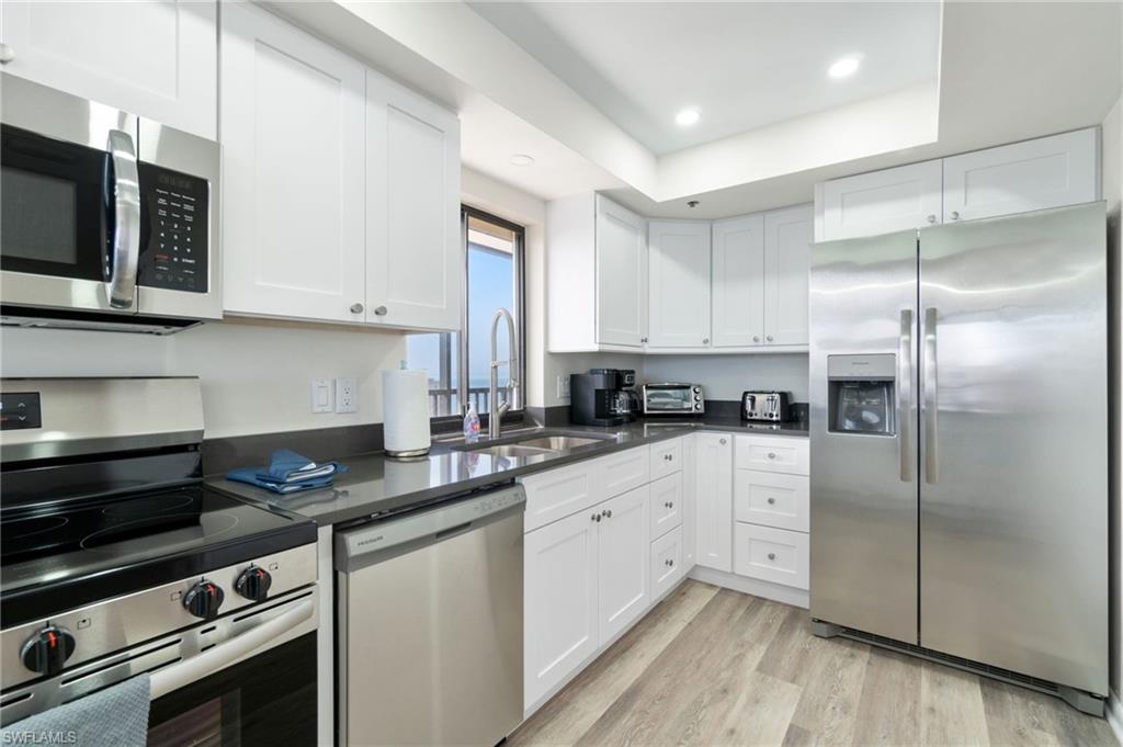 26225 Hickory BLVD Unit: PHB