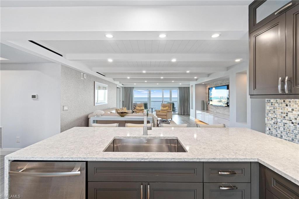 9051 Gulf Shore DR # 3