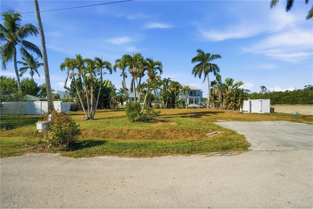 1138 Christopher CT
