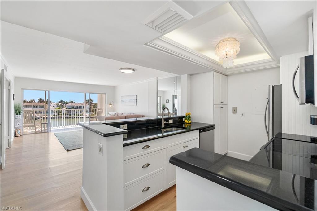 300 Park Shore DR # 4C