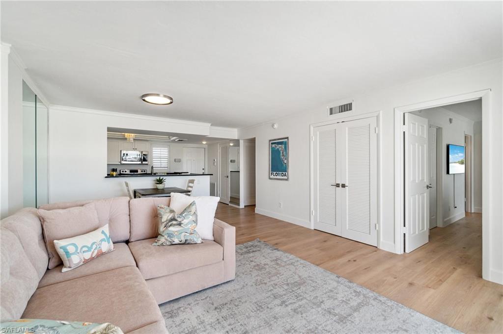 300 Park Shore DR # 4C