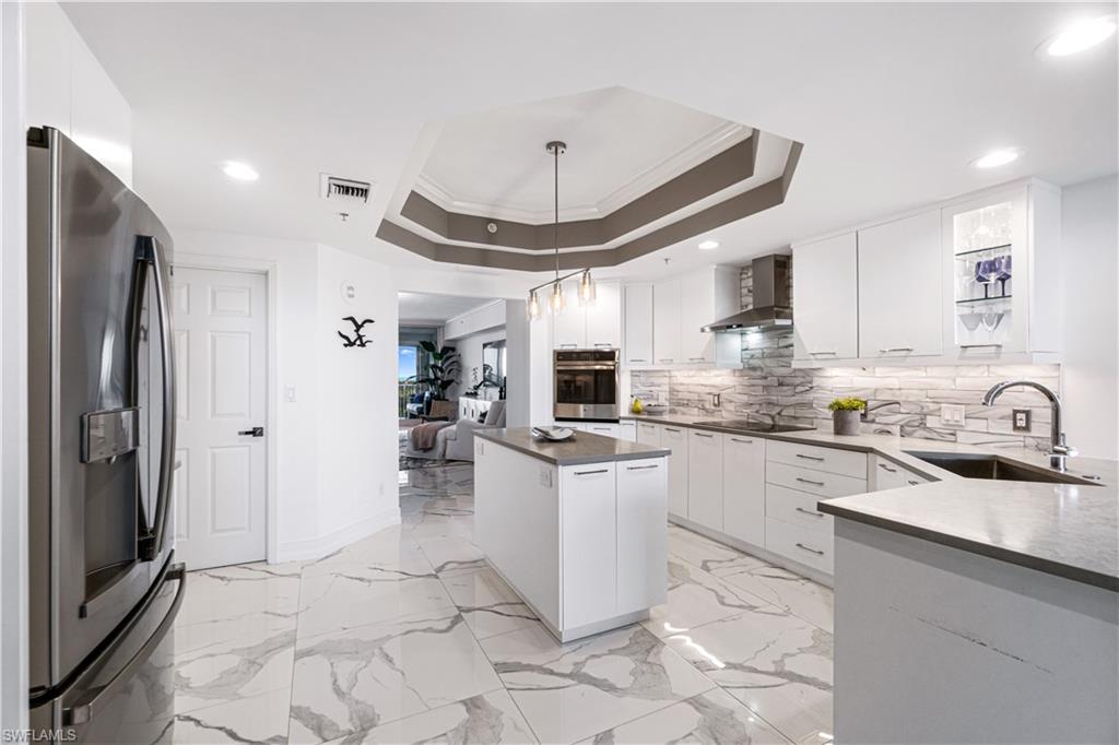 435 Dockside DR # B702