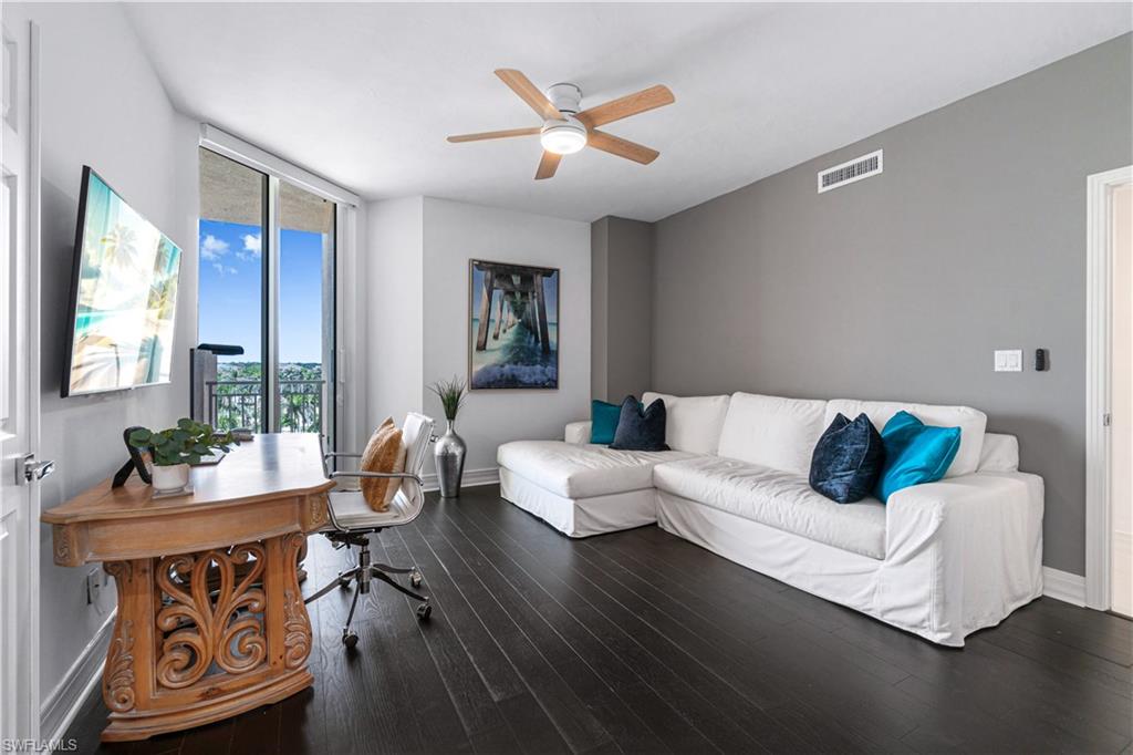 435 Dockside DR # B702