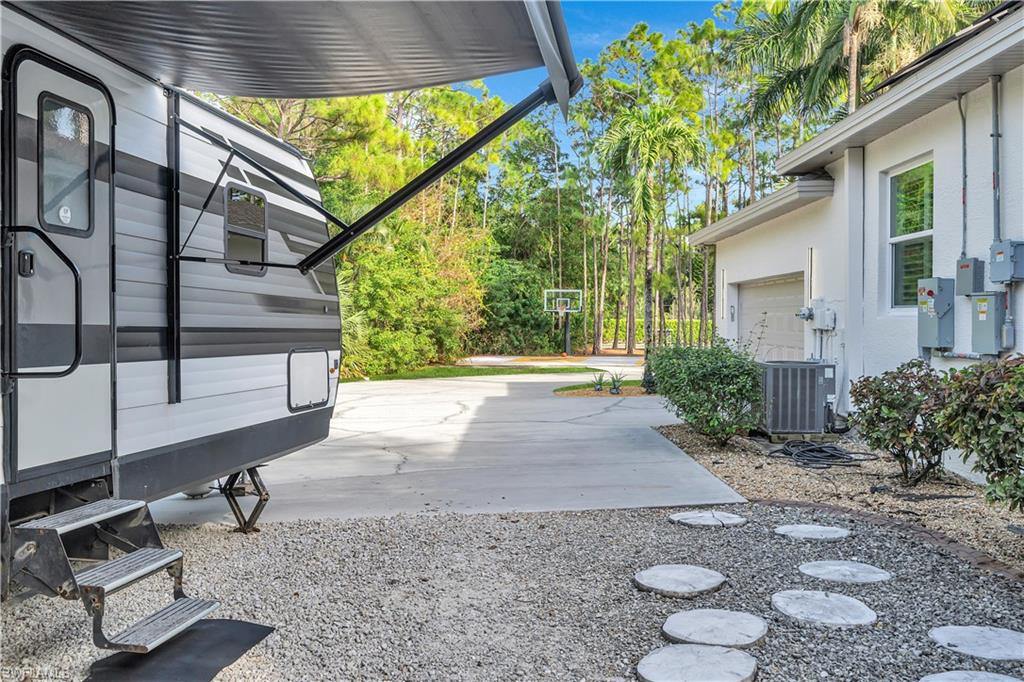 24410 Golden Eagle LN