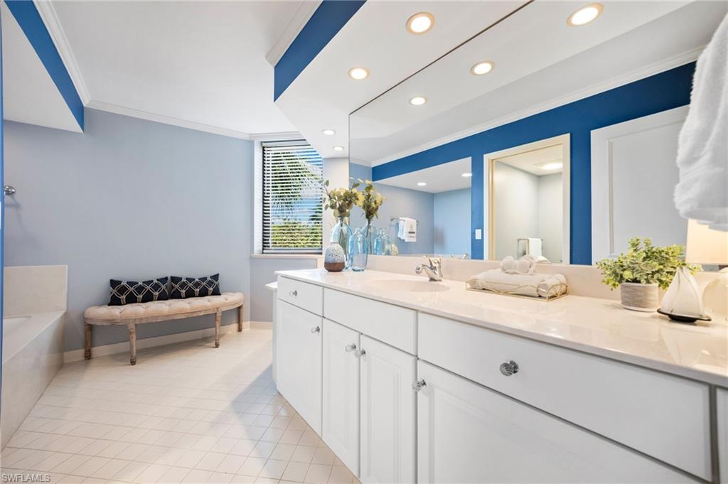 5555 Heron Point DR # 302