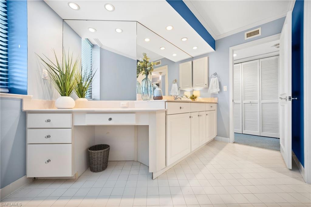 5555 Heron Point DR # 302