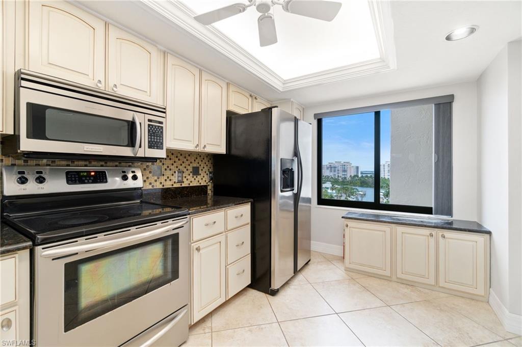 8400 Estero BLVD 805