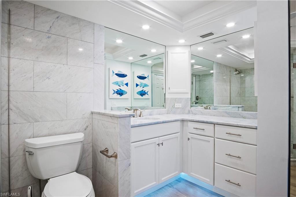 25900 Hickory BLVD 206