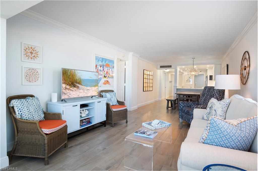 25900 Hickory BLVD 206