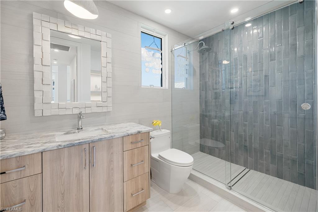 104 Kaula LN
