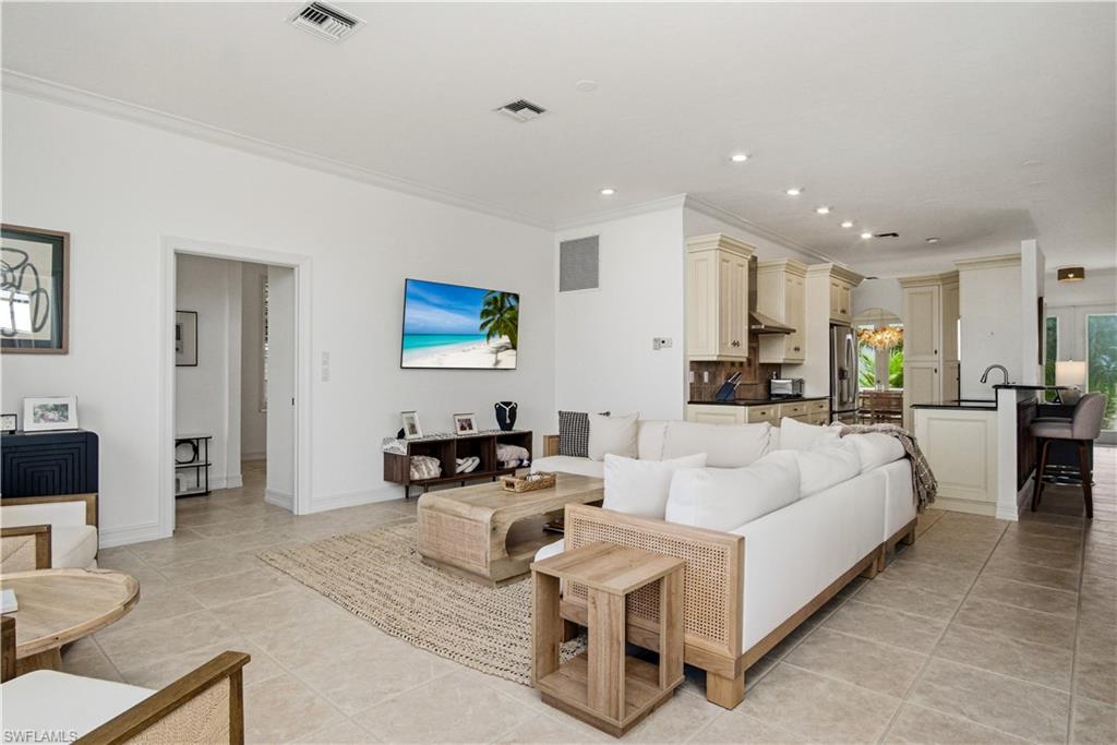 201 San Mateo DR