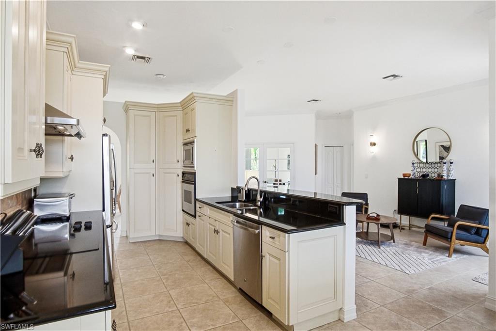 201 San Mateo DR