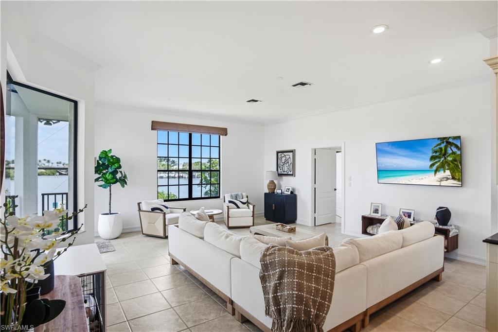201 San Mateo DR