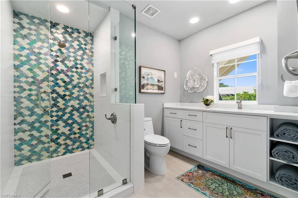 225 Bayfront DR