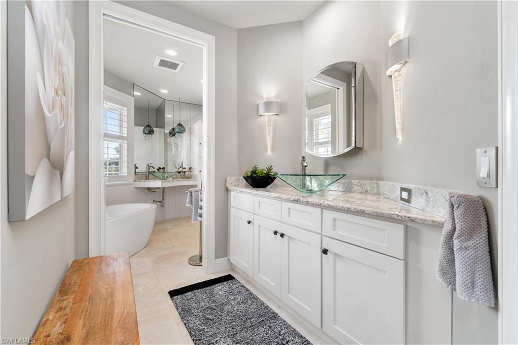 225 Bayfront DR