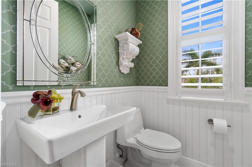 225 Bayfront DR