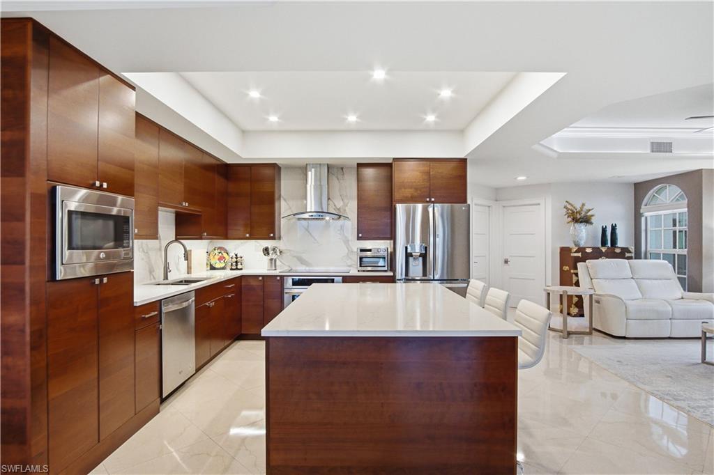 559 Audubon BLVD E-202