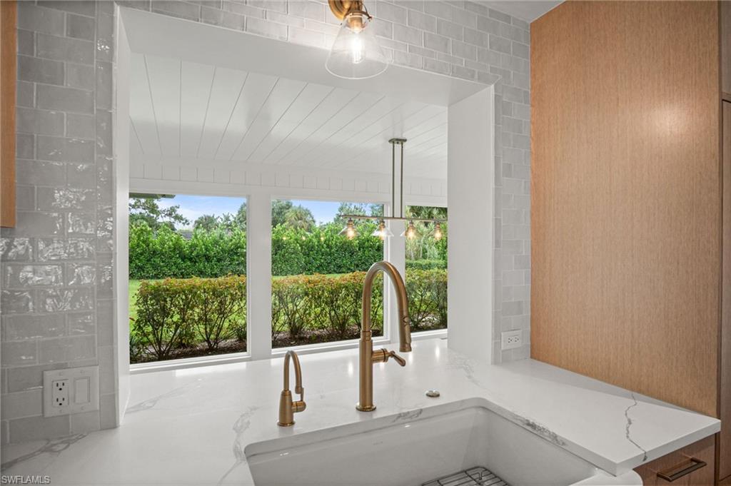 664 Pompano DR