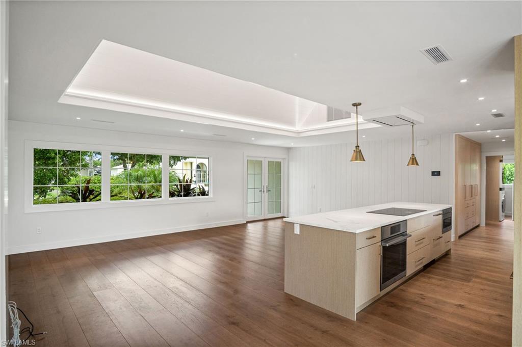 664 Pompano DR
