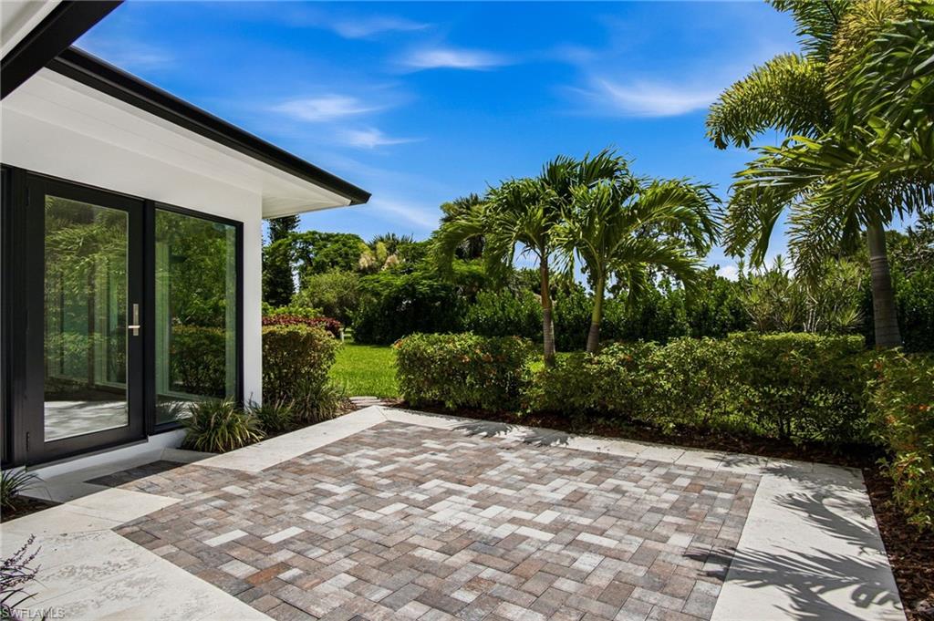 664 Pompano DR