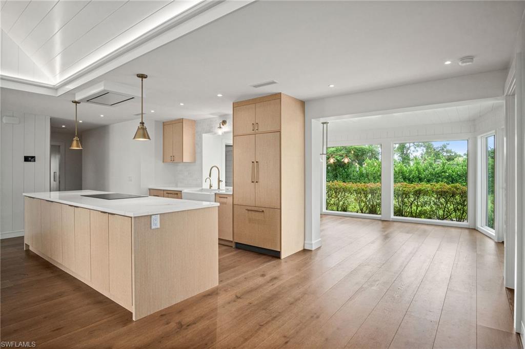 664 Pompano DR