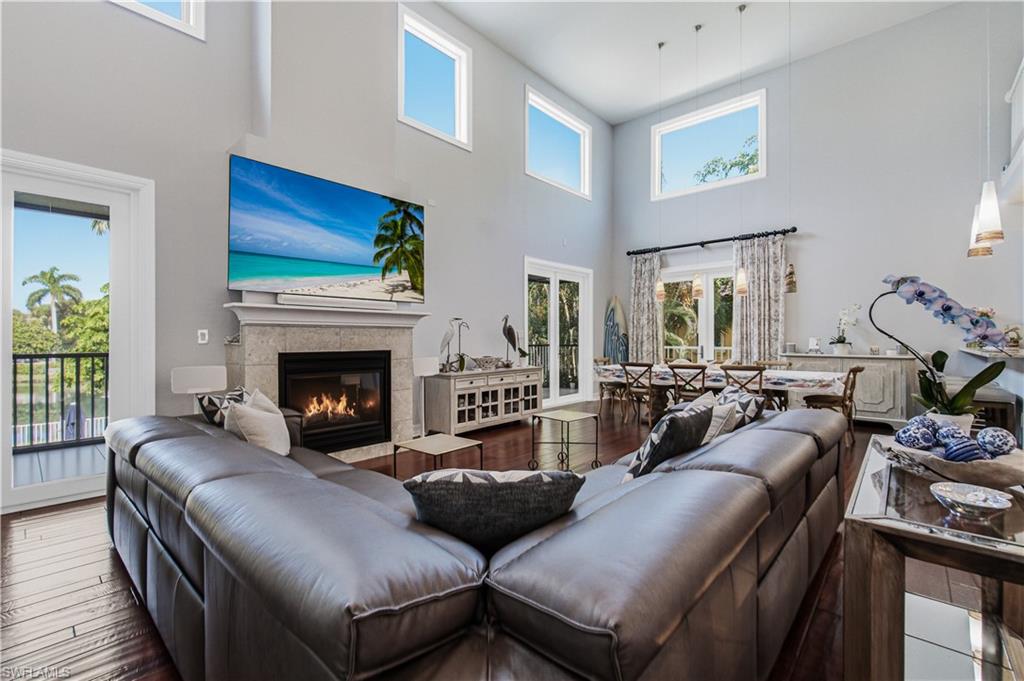 207 San Mateo DR