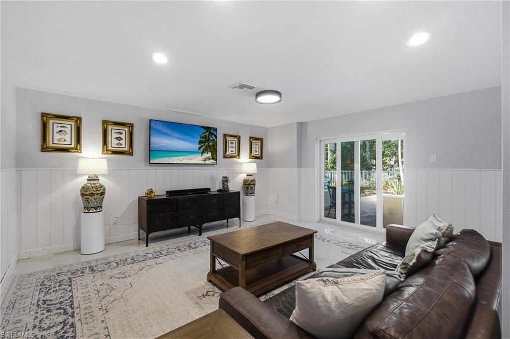 207 San Mateo DR