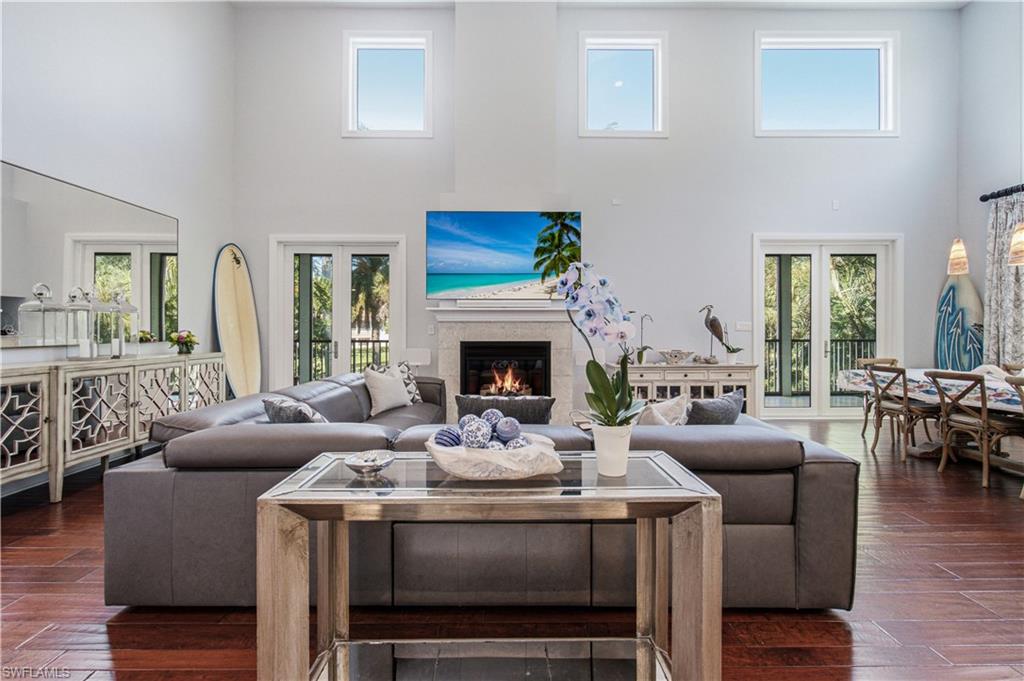 207 San Mateo DR