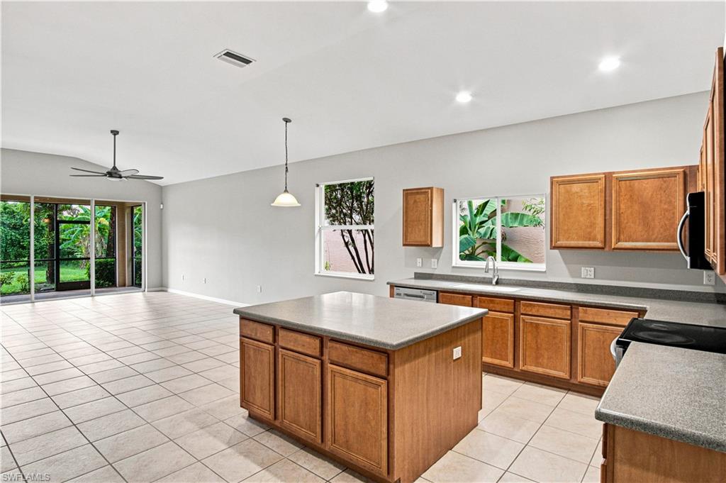 2022 Fairmont LN