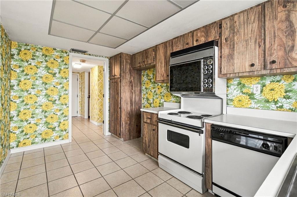 7148 Estero BLVD 823