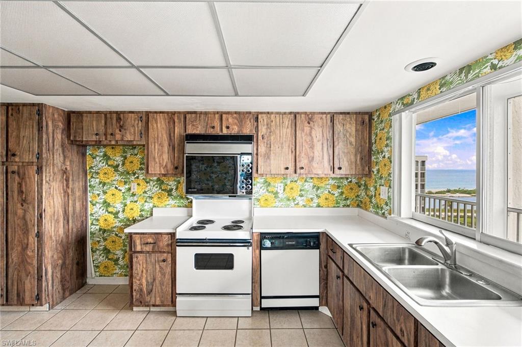 7148 Estero BLVD 823