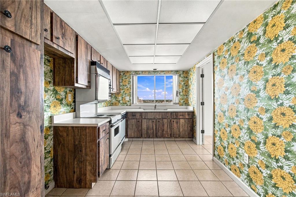 7148 Estero BLVD 823