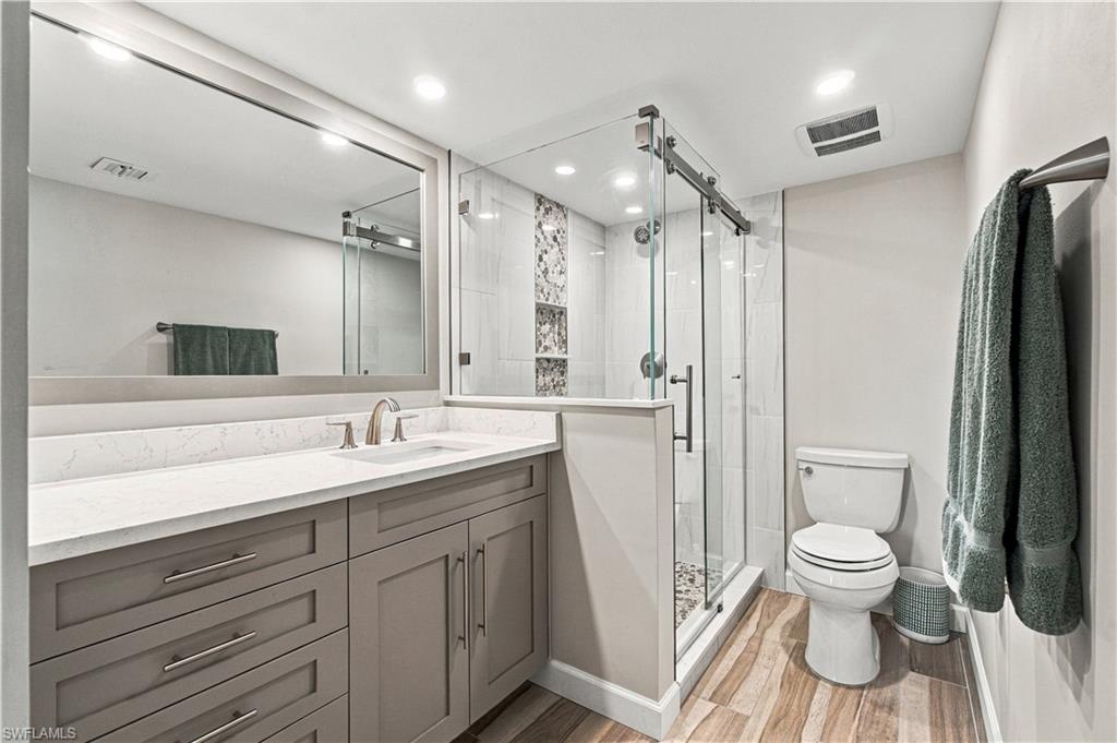 226 3rd ST 215