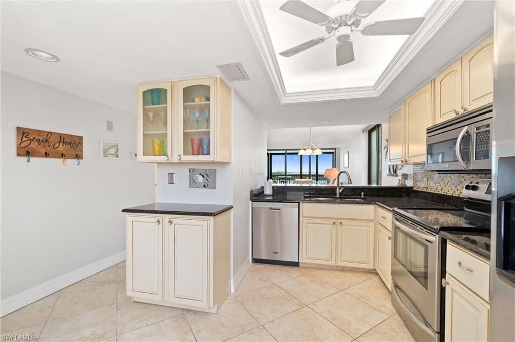 8400 Estero BLVD 805
