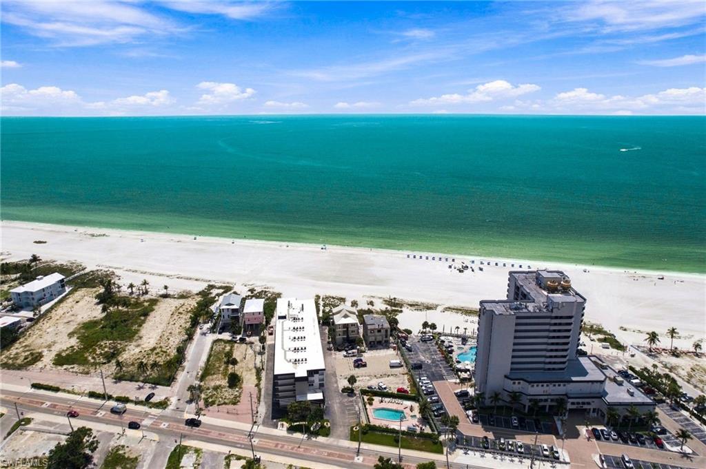 2088 Estero BLVD 4D