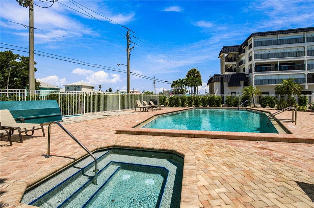 2088 Estero BLVD 4D