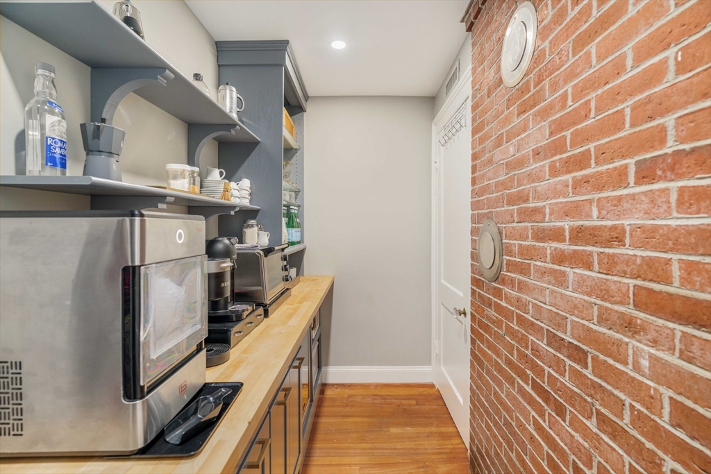 46 Bartlett St