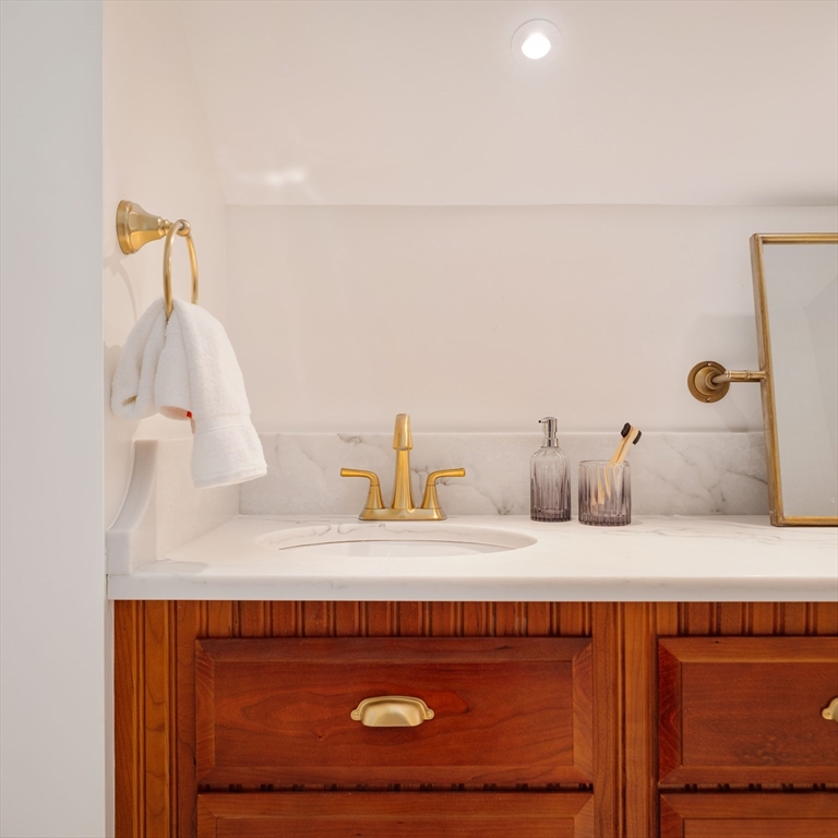 121 Cross Street # 3