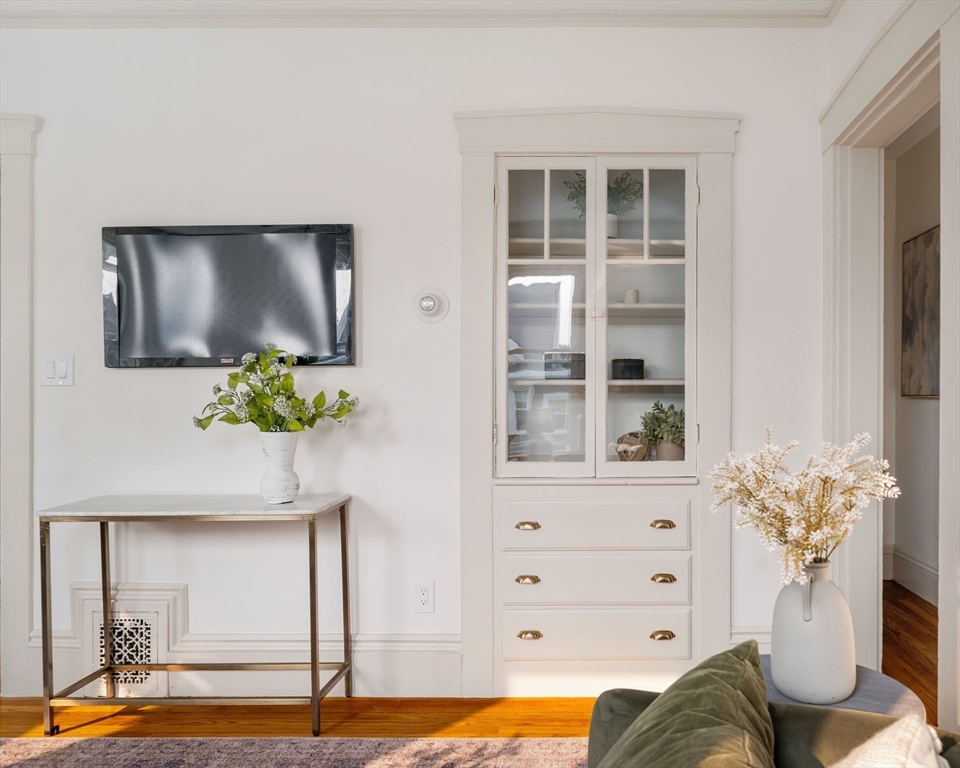 121 Cross Street # 3