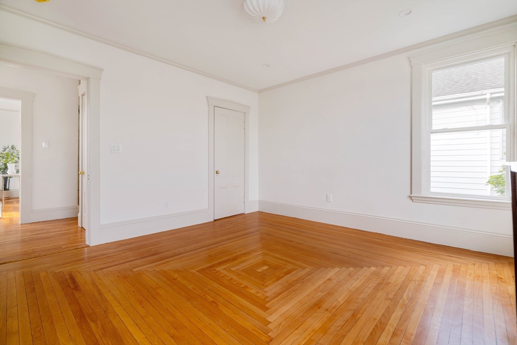 121 Cross Street # 3