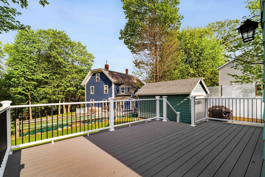 54 Endicott Rd